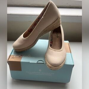 LIFESTRIDE Canvas Wedge Pumps